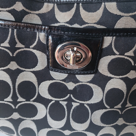 Coach Authentic Signature Black & Tan Handbag - Picture 2 of 9